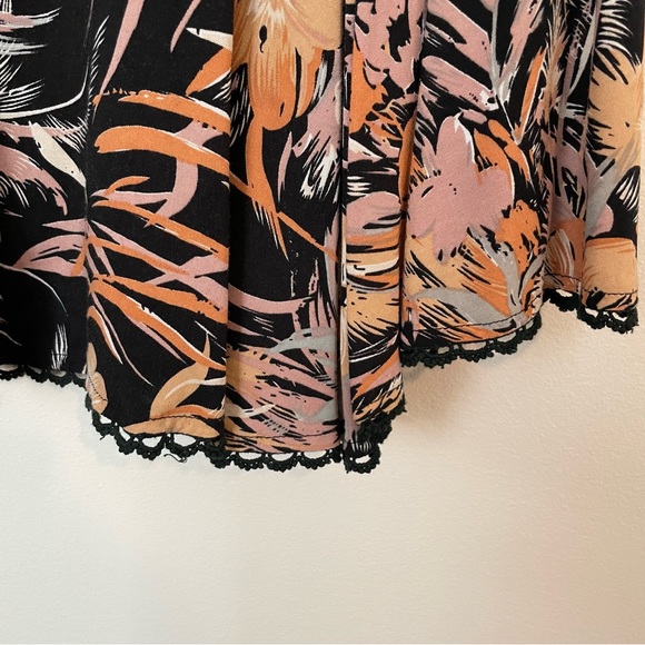 Minkpink | Black Beige and Orange Floral A-Line Short Sleeve Dress | Medium - Picture 3 of 4
